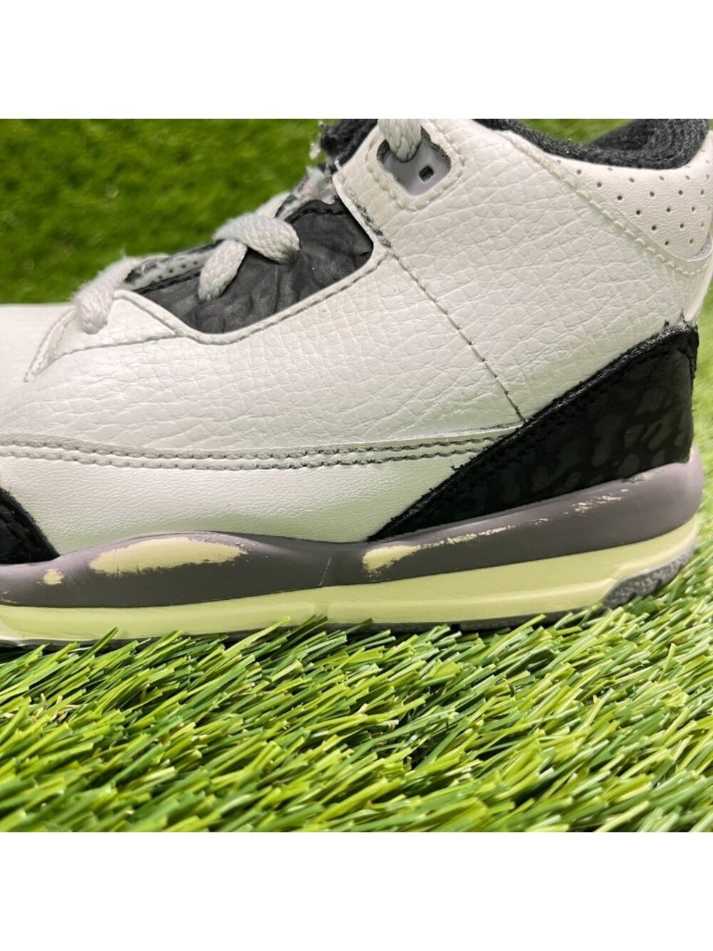 Nike Air Jordan 3 Retro Boys Size 9C White Black Athletic Leather Shoes Sneakers